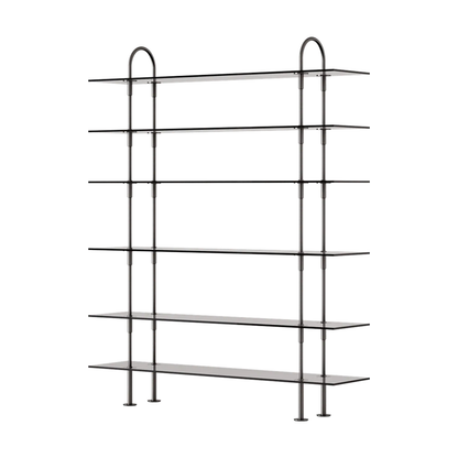 Keen Hillukerfi frá Gubi – 160 cm - 6 shelves / Smoke tempered glass / Black brass