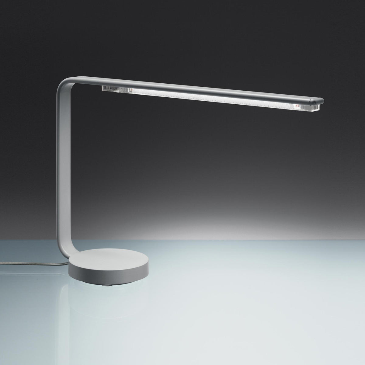 One Line Borðlampi frá Artemide