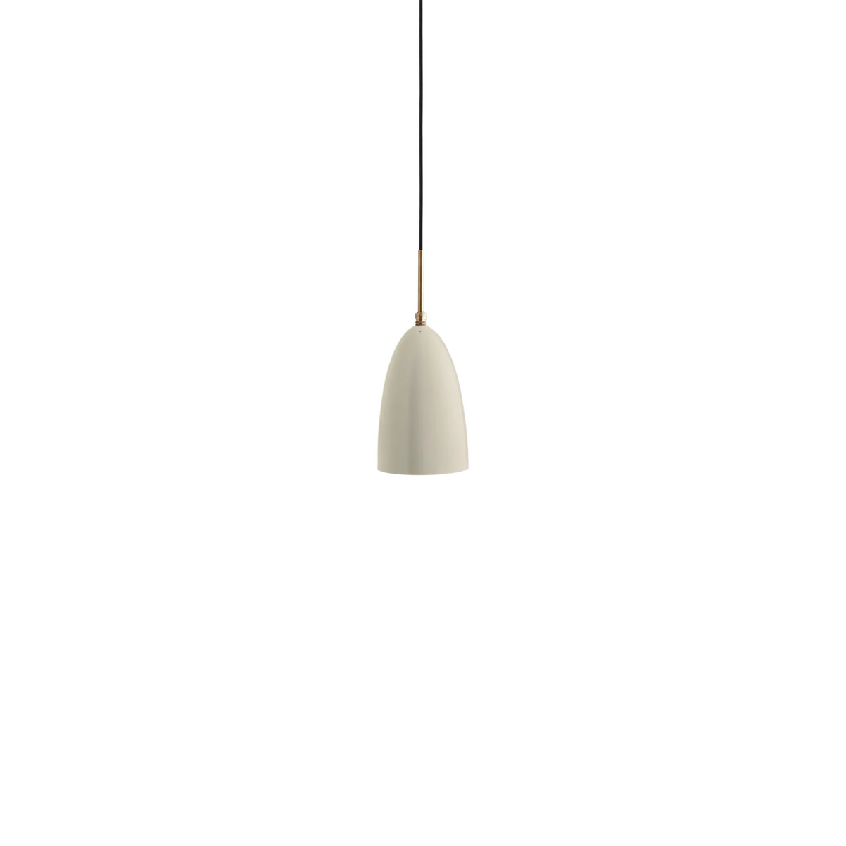 Gräshoppa Hangandi Ljós frá Gubi – Oyster white semi matt
