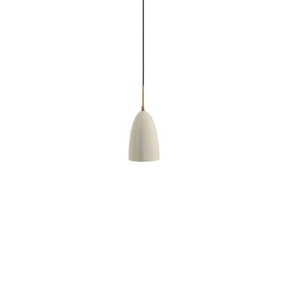Gräshoppa Hangandi Ljós frá Gubi – Oyster white semi matt