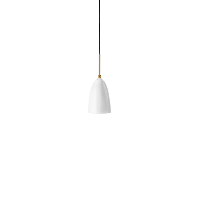 Gräshoppa Hangandi Ljós frá Gubi – Alabaster white
