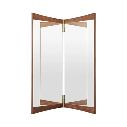 The Vanity Mirror Collection frá Gubi